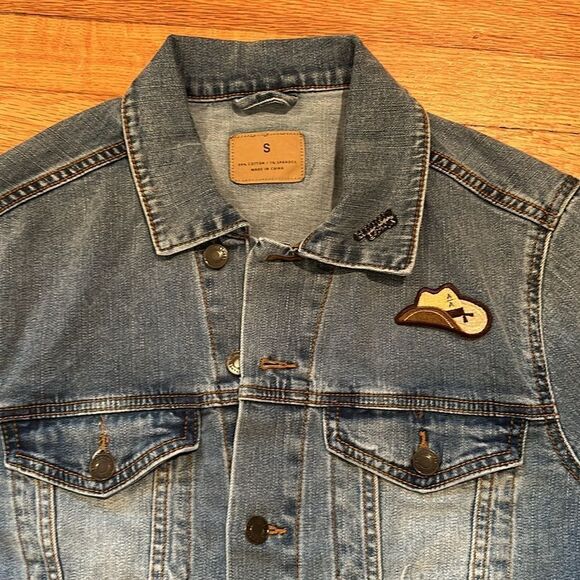Denim cotton jean jacket western style book & hat appliqué pads size small - Picture 3 of 9